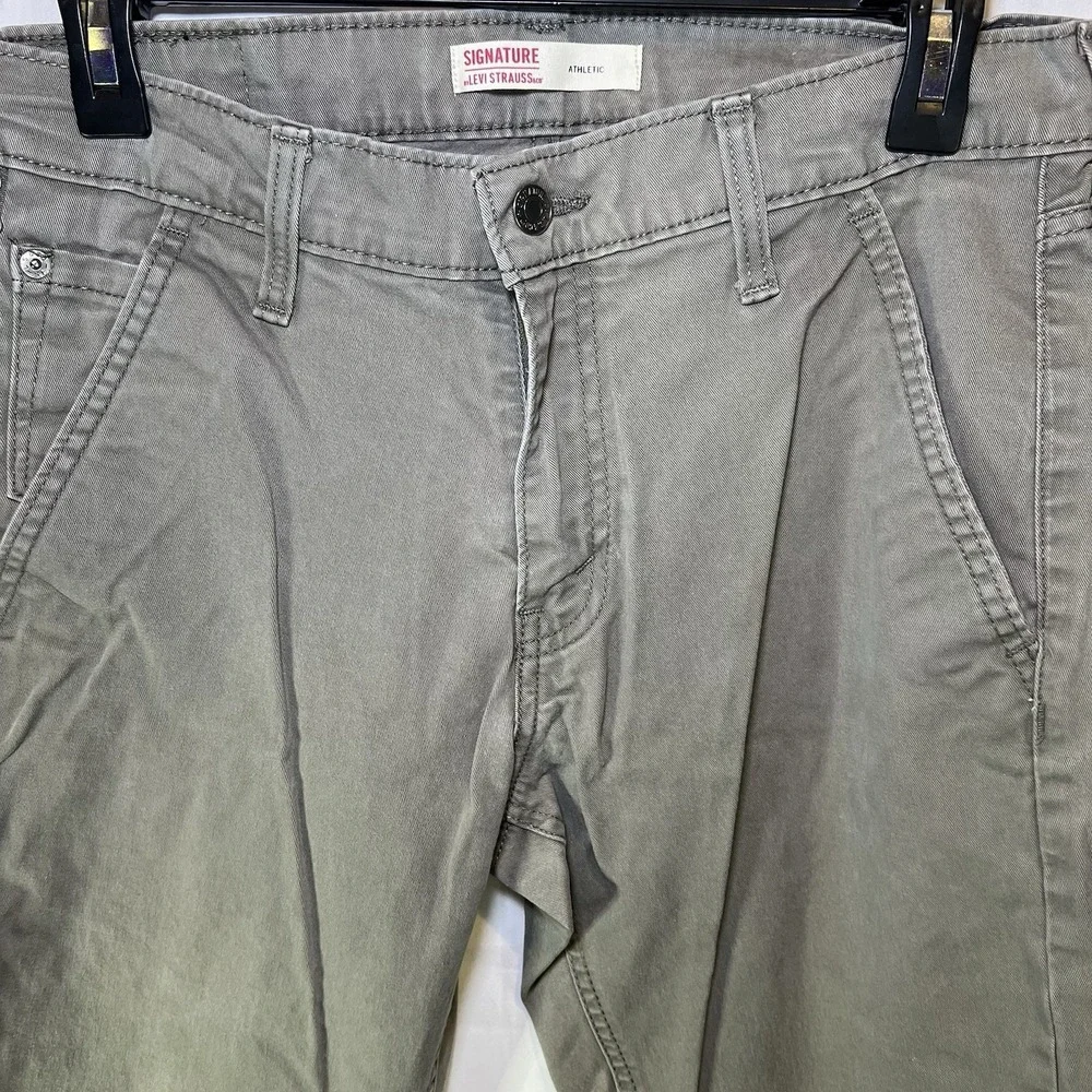 Levis‎ Pants Men's 30x32 Beige Brown Athletic Signature Mid Rise Zipper Pocket